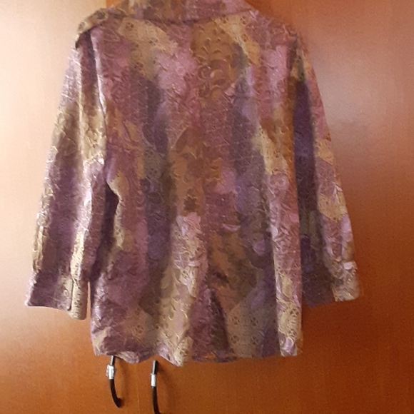 Jamaica Bay Button Up - Picture 5 of 6